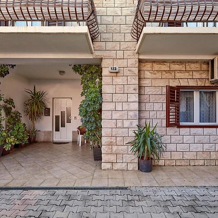 Apartments Ljubica Макарска Екстериор снимка