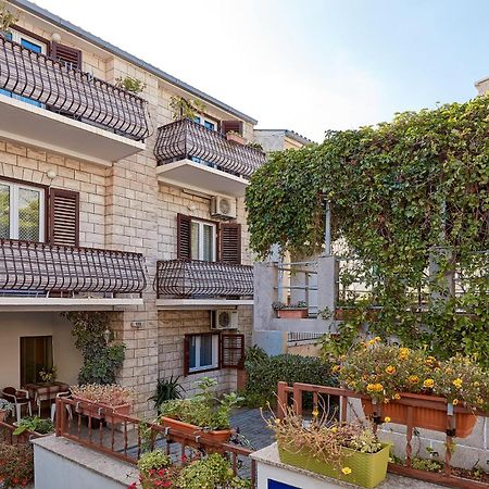 Apartments Ljubica Макарска Екстериор снимка