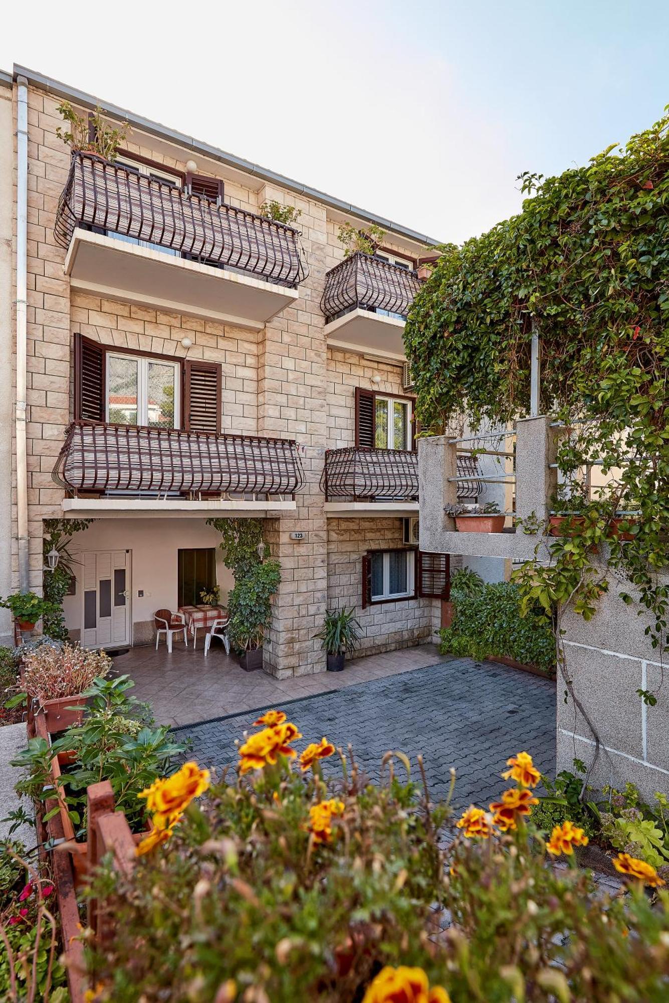 Apartments Ljubica Макарска Екстериор снимка