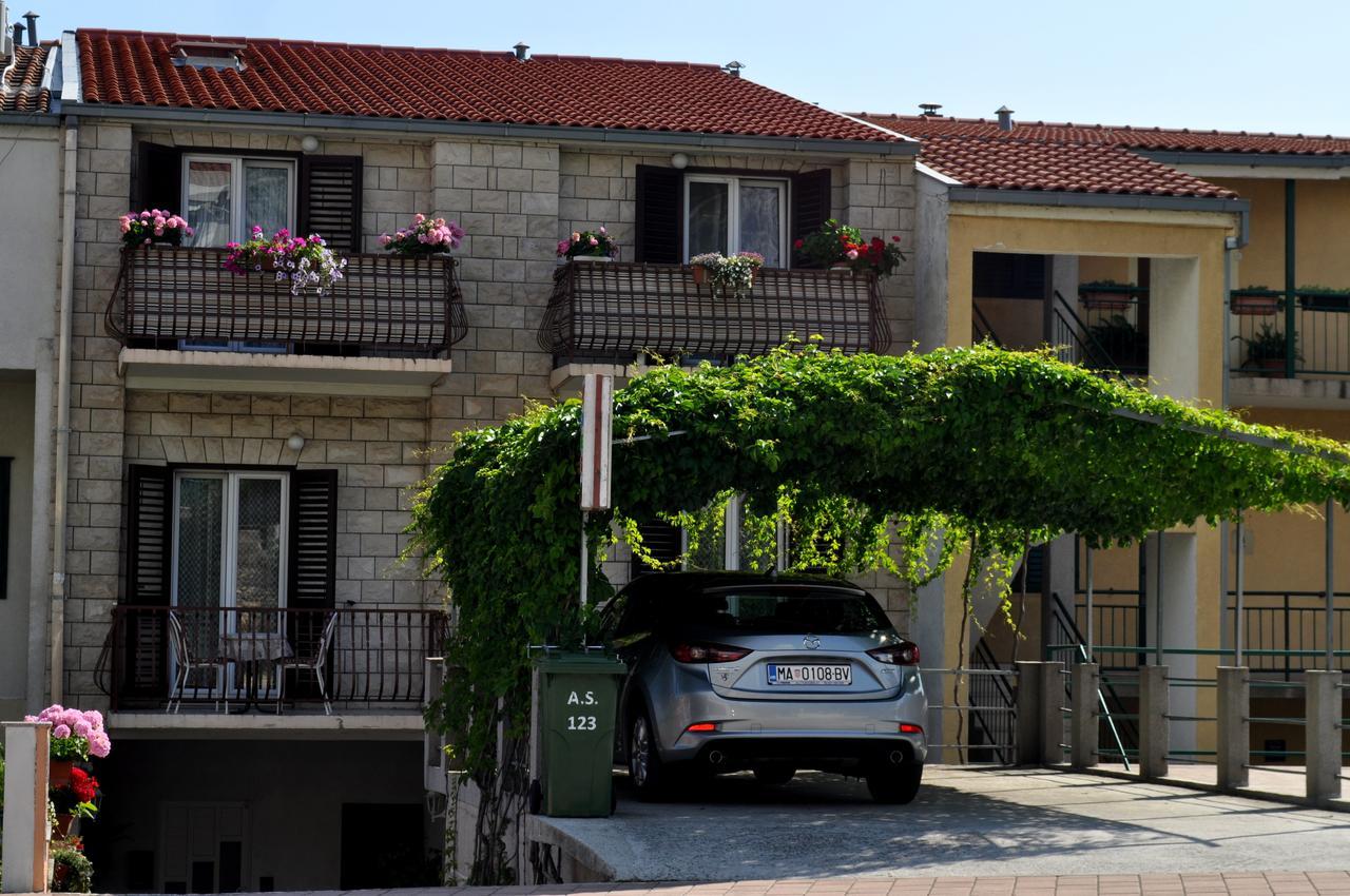 Apartments Ljubica Макарска Екстериор снимка