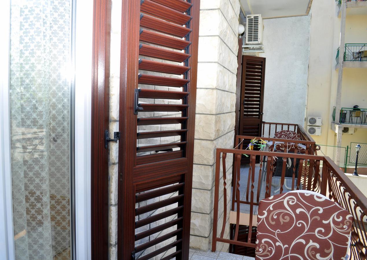 Apartments Ljubica Макарска Екстериор снимка